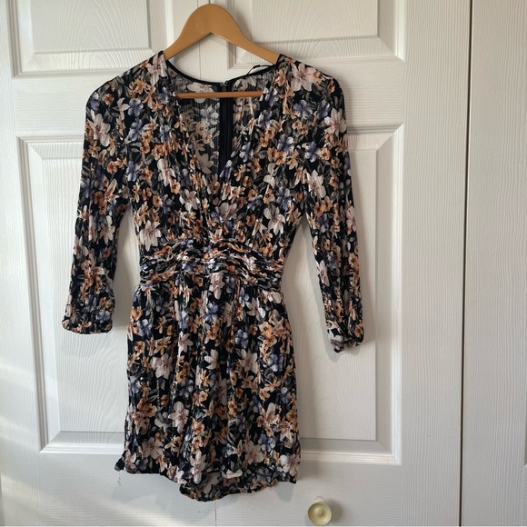 Dynamite Black and Floral Patterned long sleeve romper small - Picture 2 of 14